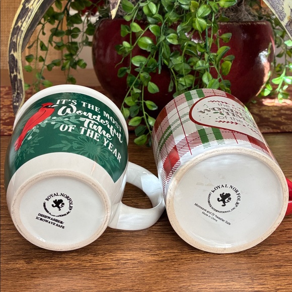 Festive Holiday Mug Set - Green and Red by Royal Norfolk 16 oz - Picture 3 of 8